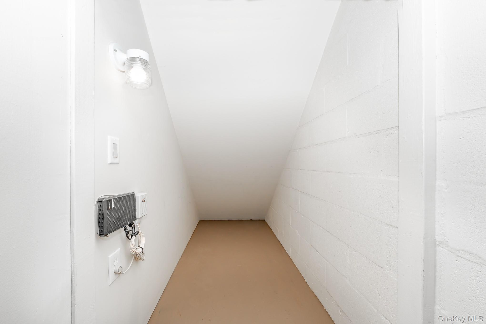 #17 photo, 1233 Melville Road, East Farmingdale , NY 11753