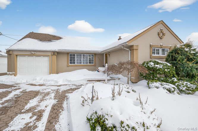 #1 photo, 1075 Olympia Road, North Bellmore , NY 11710