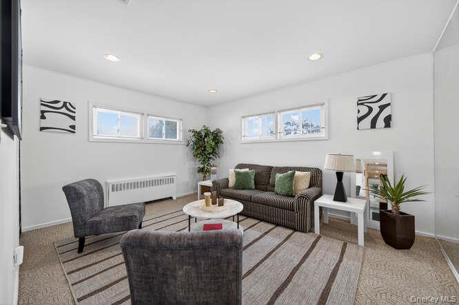 #13 photo, 1075 Olympia Road, North Bellmore , NY 11710