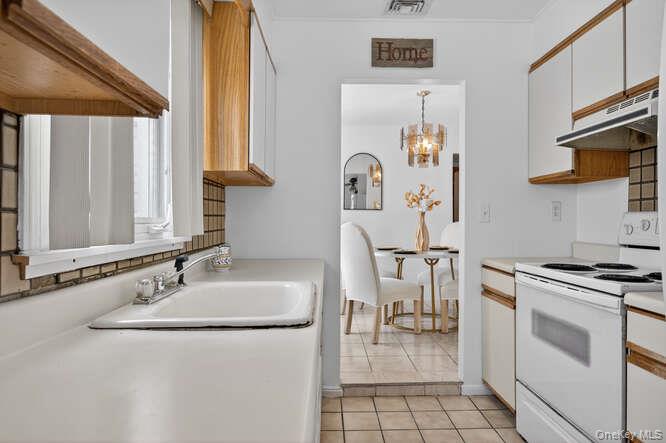 #9 photo, 1075 Olympia Road, North Bellmore , NY 11710