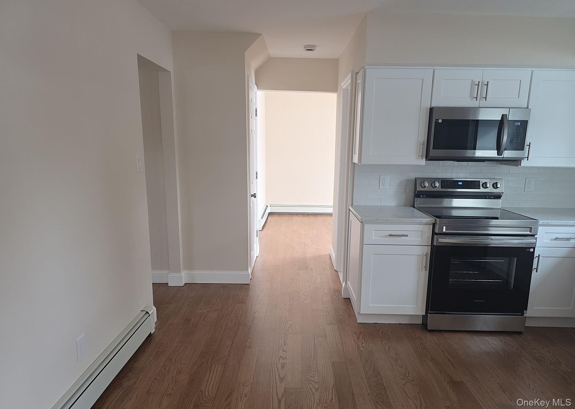 #5 photo, 519 Advent Street, Westbury , NY 11590