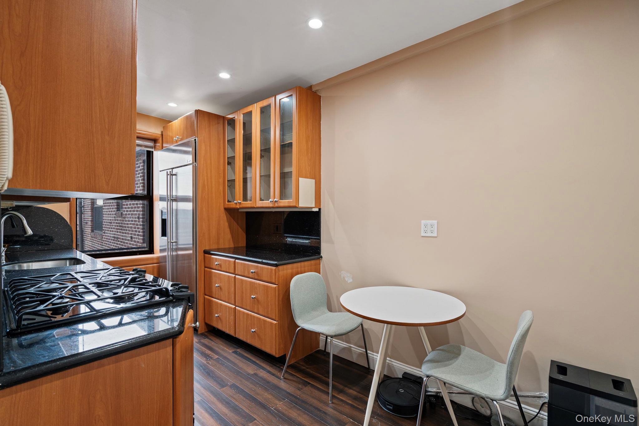 #12 photo, 77-15 Ditmars Boulevard, Jackson Heights , NY 11370