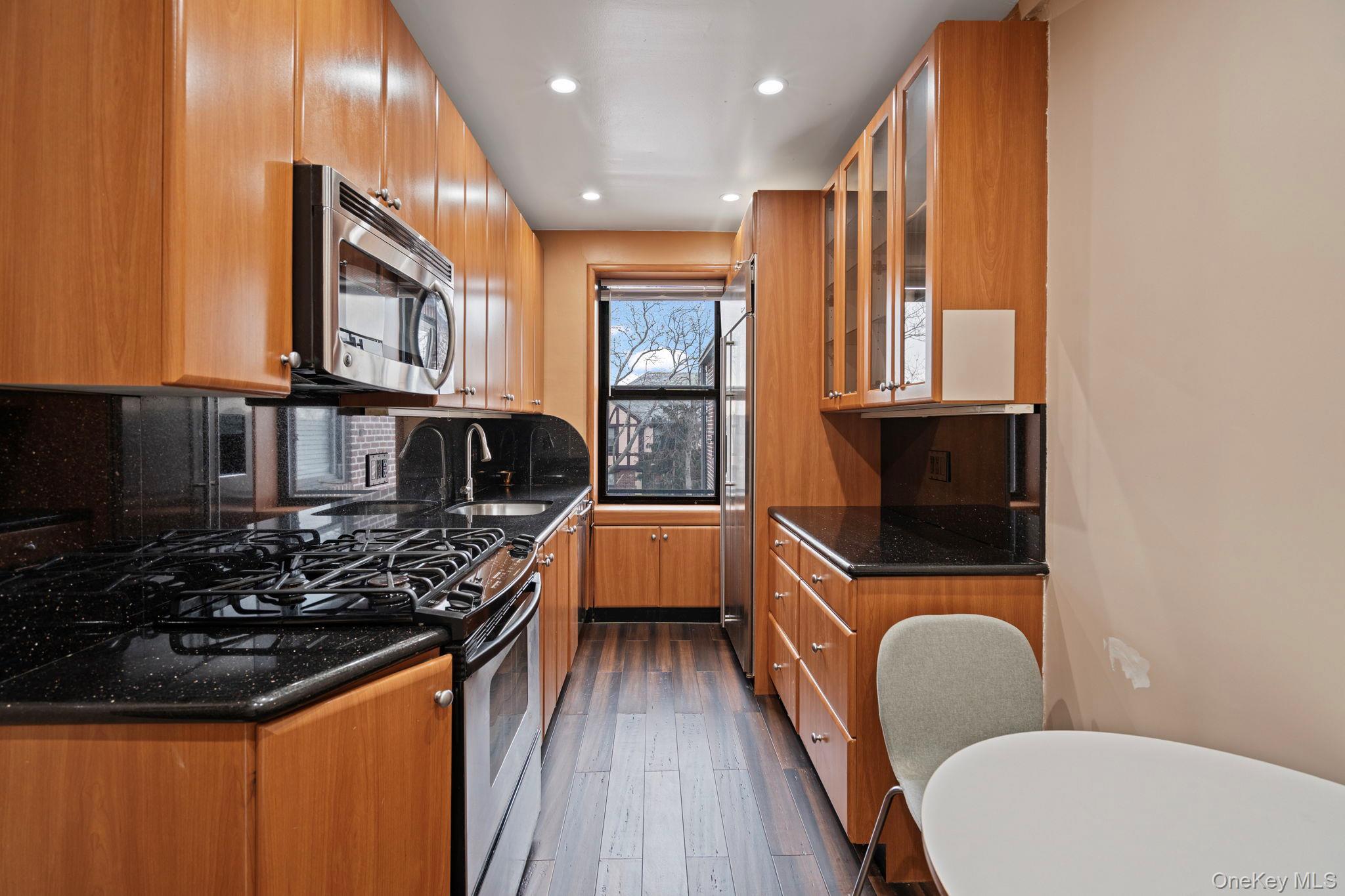 #13 photo, 77-15 Ditmars Boulevard, Jackson Heights , NY 11370