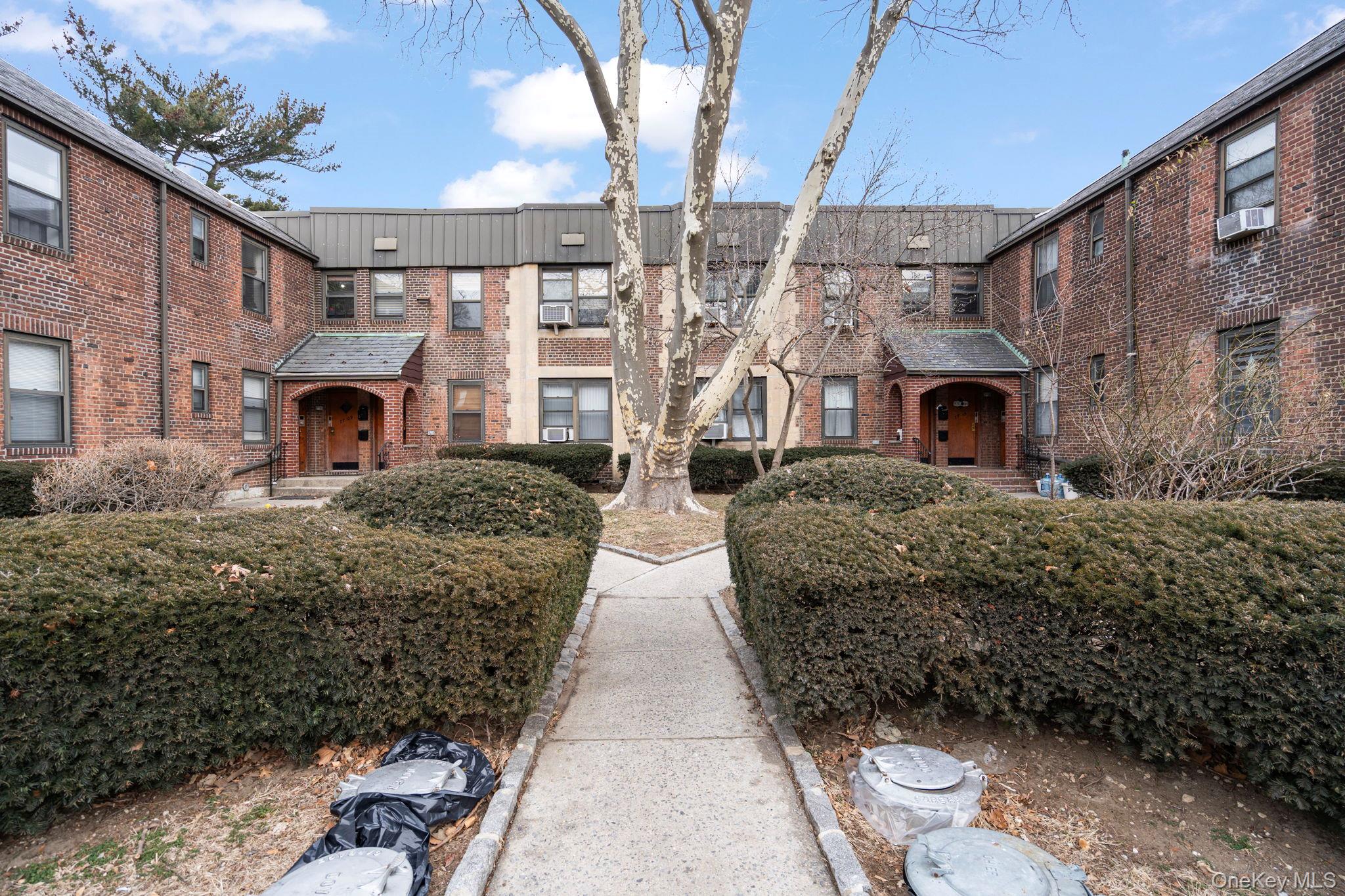 #20 photo, 77-15 Ditmars Boulevard, Jackson Heights , NY 11370