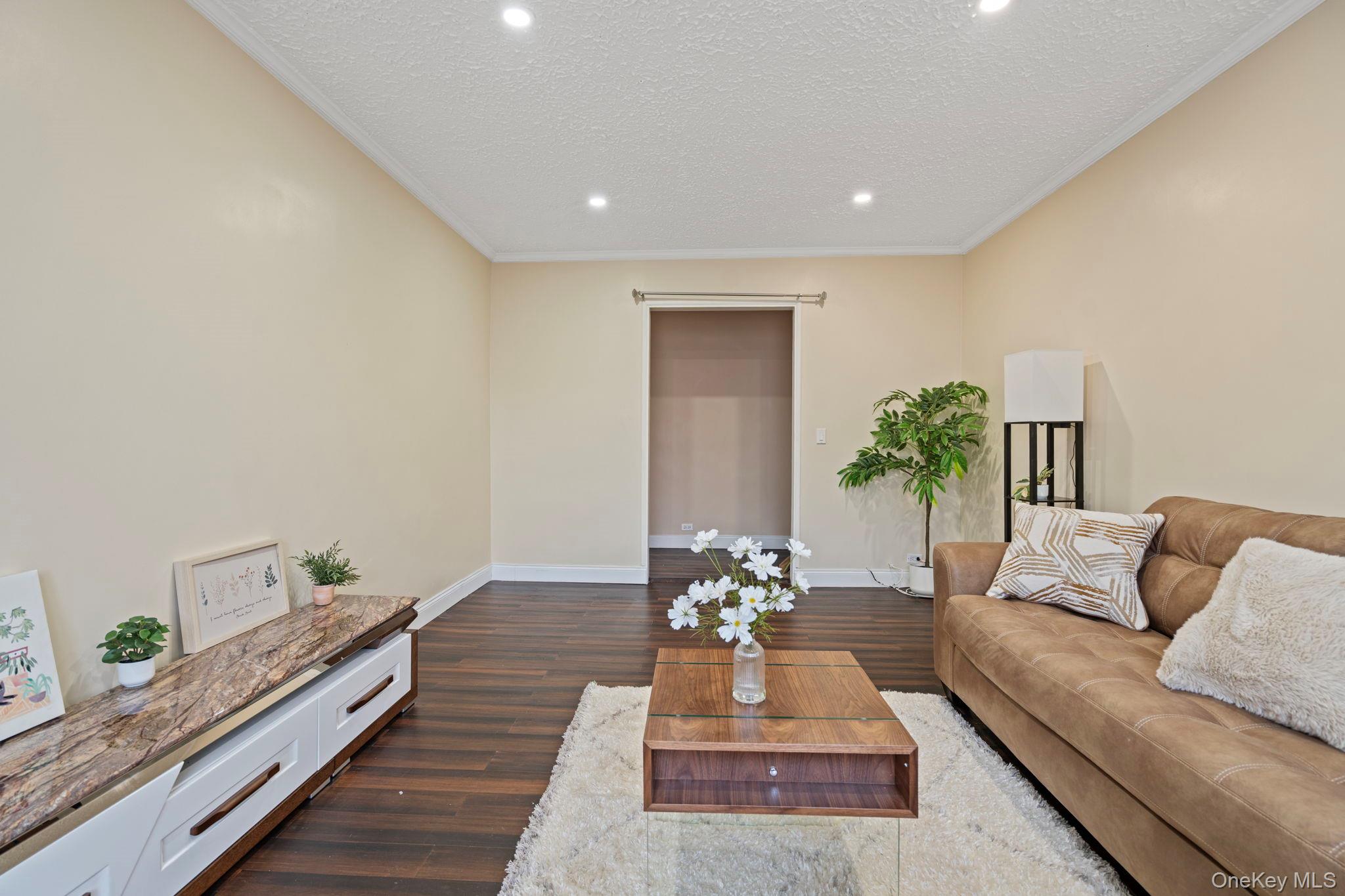 #5 photo, 77-15 Ditmars Boulevard, Jackson Heights , NY 11370