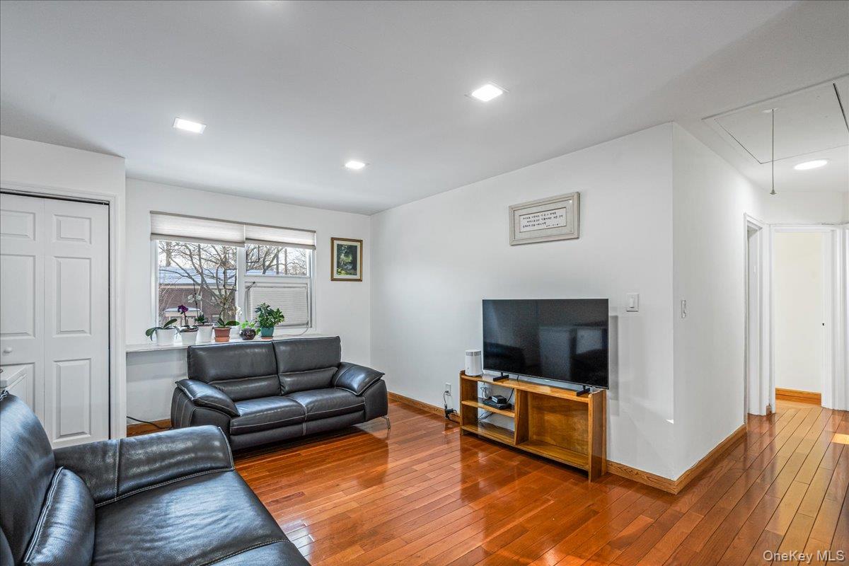 #7 photo, 218-07 73rd Avenue, Bayside , NY 11364