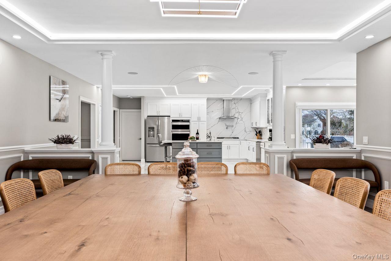 #11 photo, 717 W Montauk Highway, Bay Shore , NY 11706