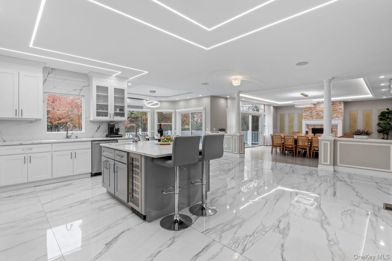 #12 photo, 717 W Montauk Highway, Bay Shore , NY 11706