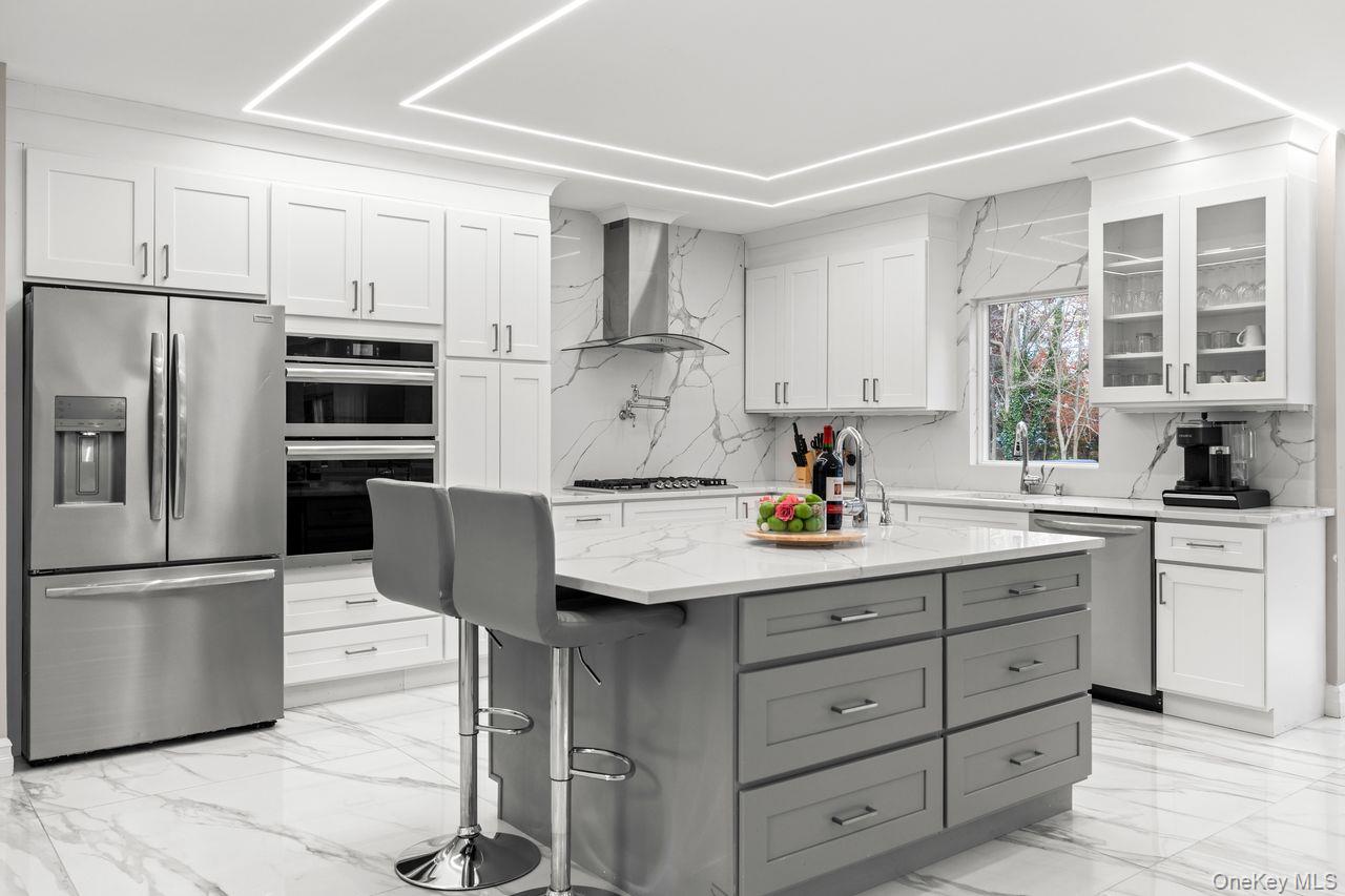 #14 photo, 717 W Montauk Highway, Bay Shore , NY 11706