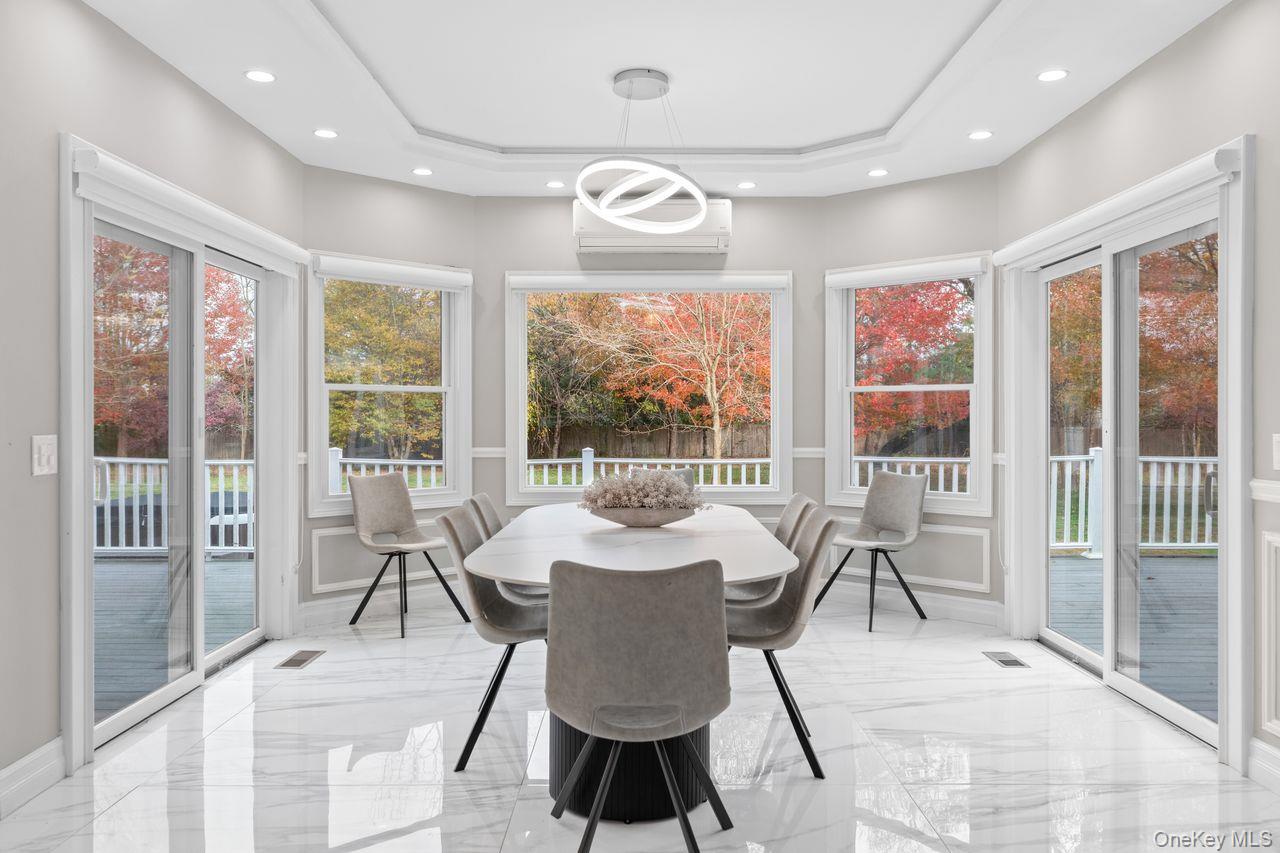 #17 photo, 717 W Montauk Highway, Bay Shore , NY 11706