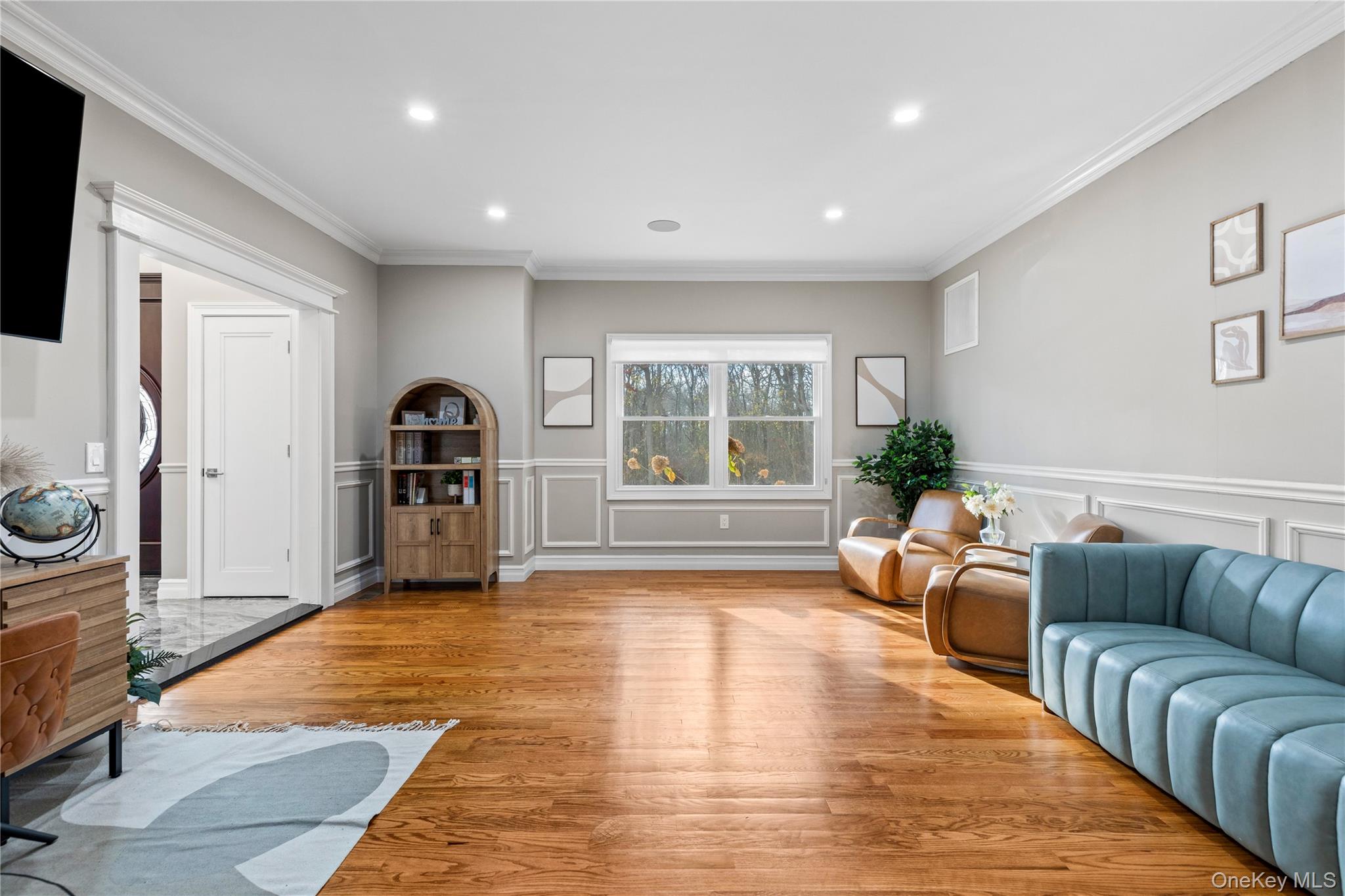 #18 photo, 717 W Montauk Highway, Bay Shore , NY 11706