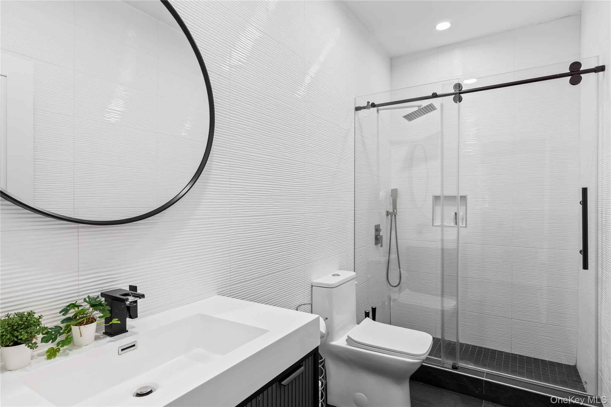 #20 photo, 717 W Montauk Highway, Bay Shore , NY 11706