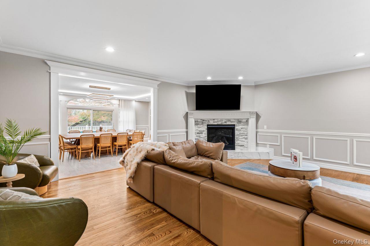 #8 photo, 717 W Montauk Highway, Bay Shore , NY 11706