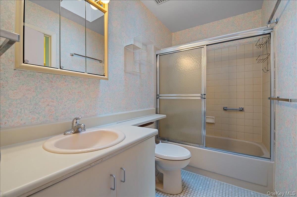 #20 photo, 2355 Pershing Boulevard, Baldwin , NY 11510