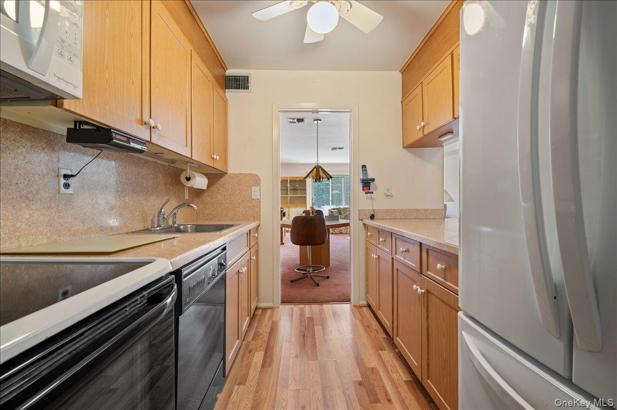 #6 photo, 2355 Pershing Boulevard, Baldwin , NY 11510