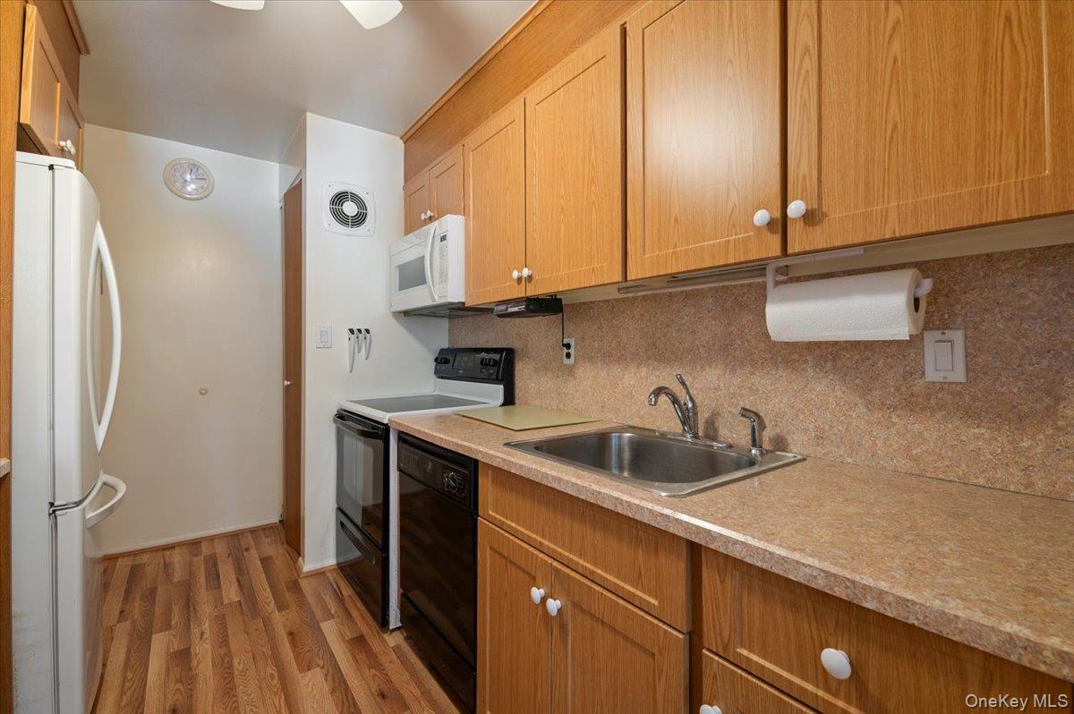 #9 photo, 2355 Pershing Boulevard, Baldwin , NY 11510