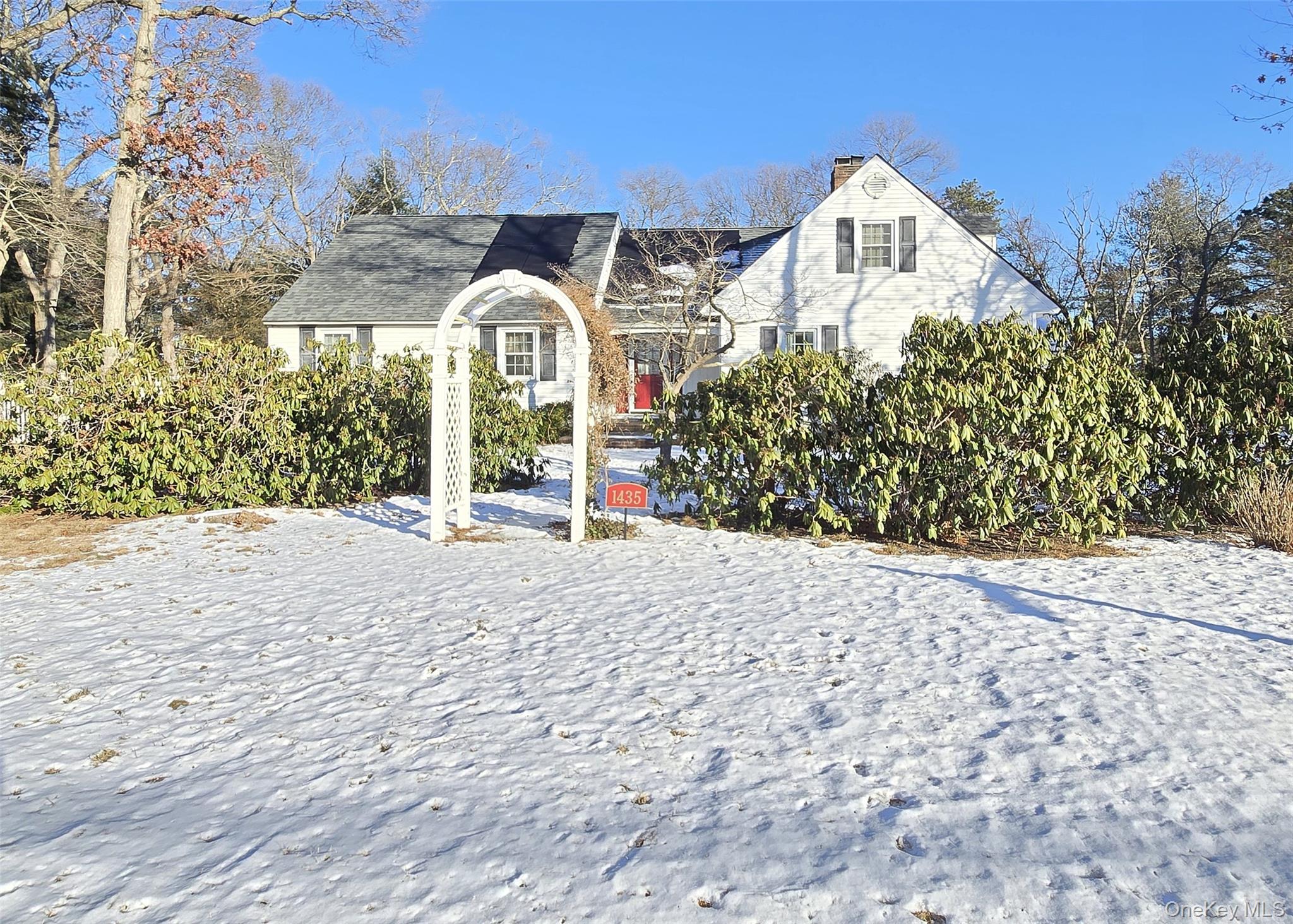 #3 photo, 1435 Broadway Avenue, Holbrook , NY 11741