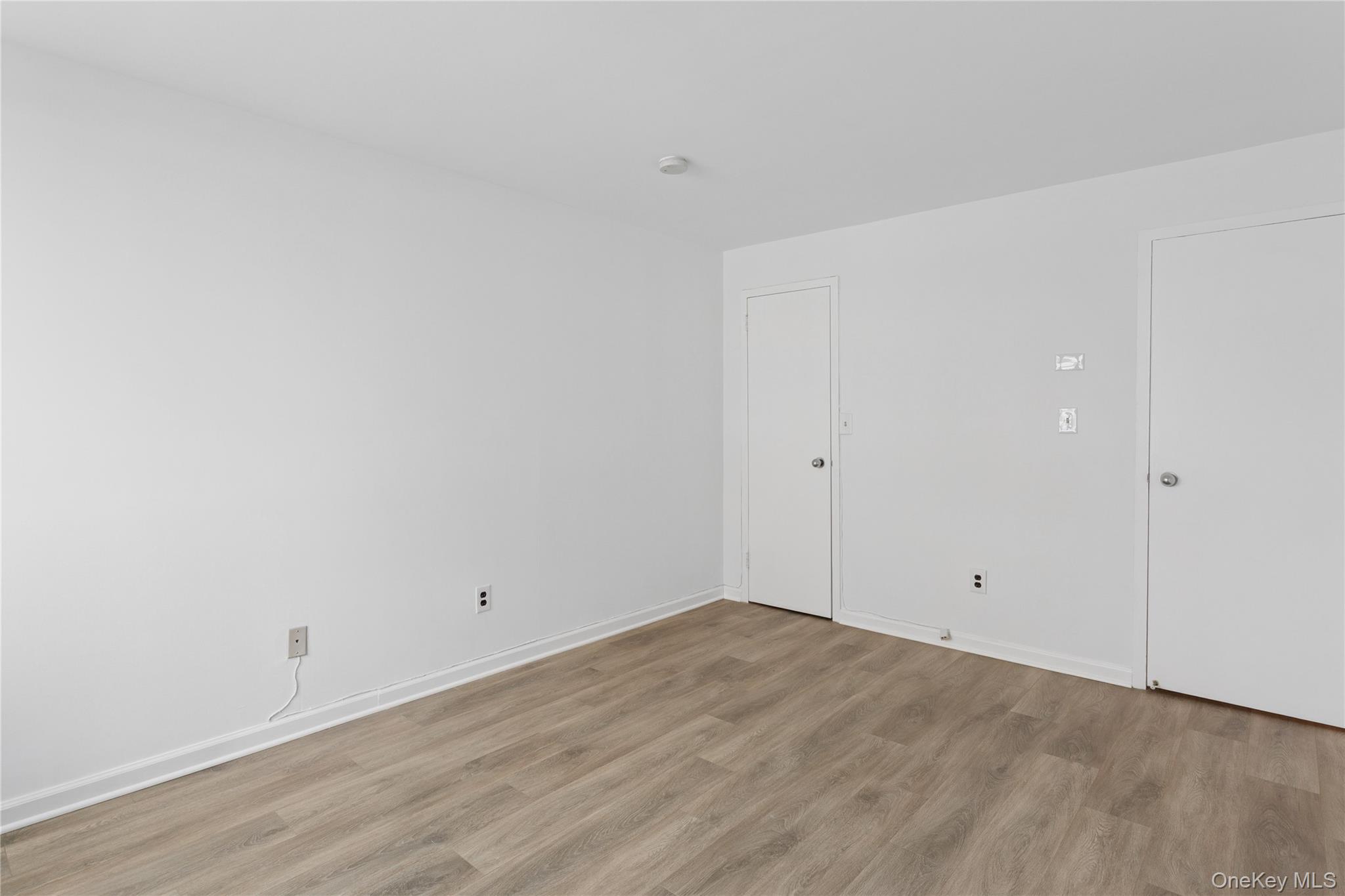 #14 photo, 450 W Broadway, नासाउ काउंटी Long Beach , NY 11561