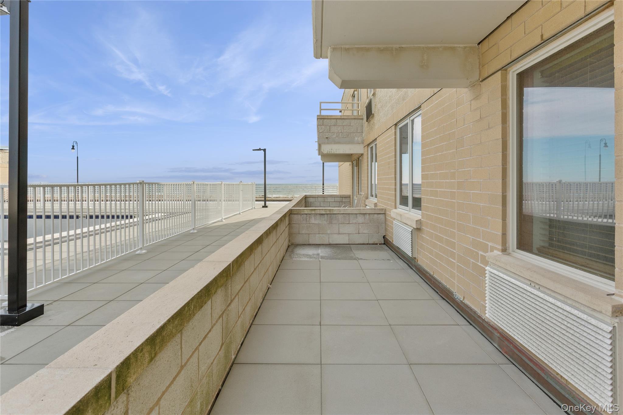 #18 photo, 450 W Broadway, नासाउ काउंटी Long Beach , NY 11561