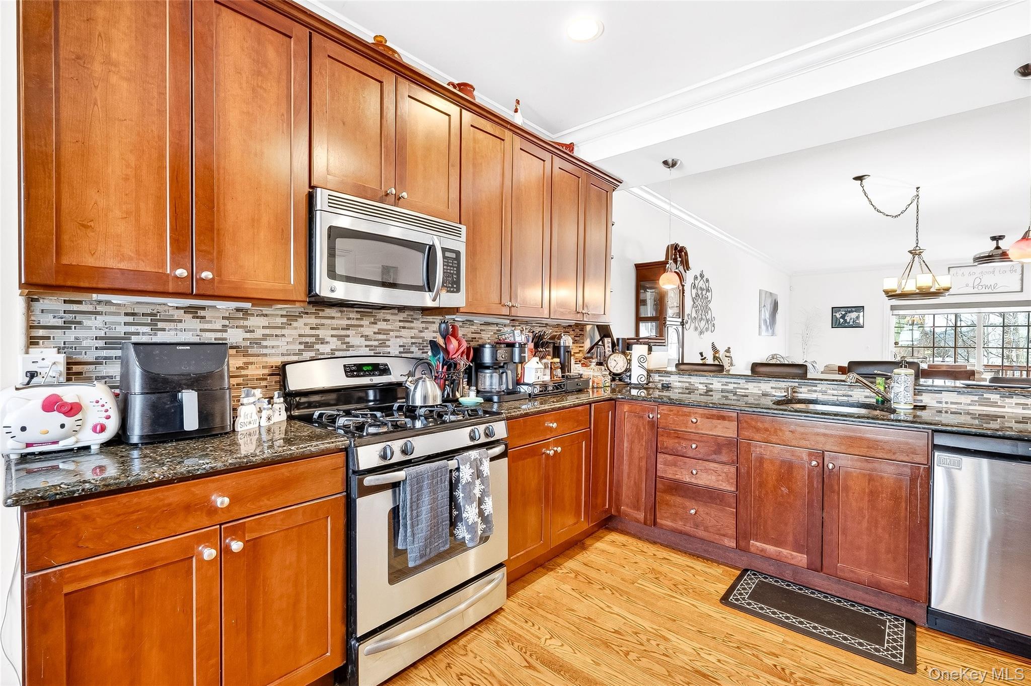 #11 photo, 102 Villa Court, Carmel , NY 10512