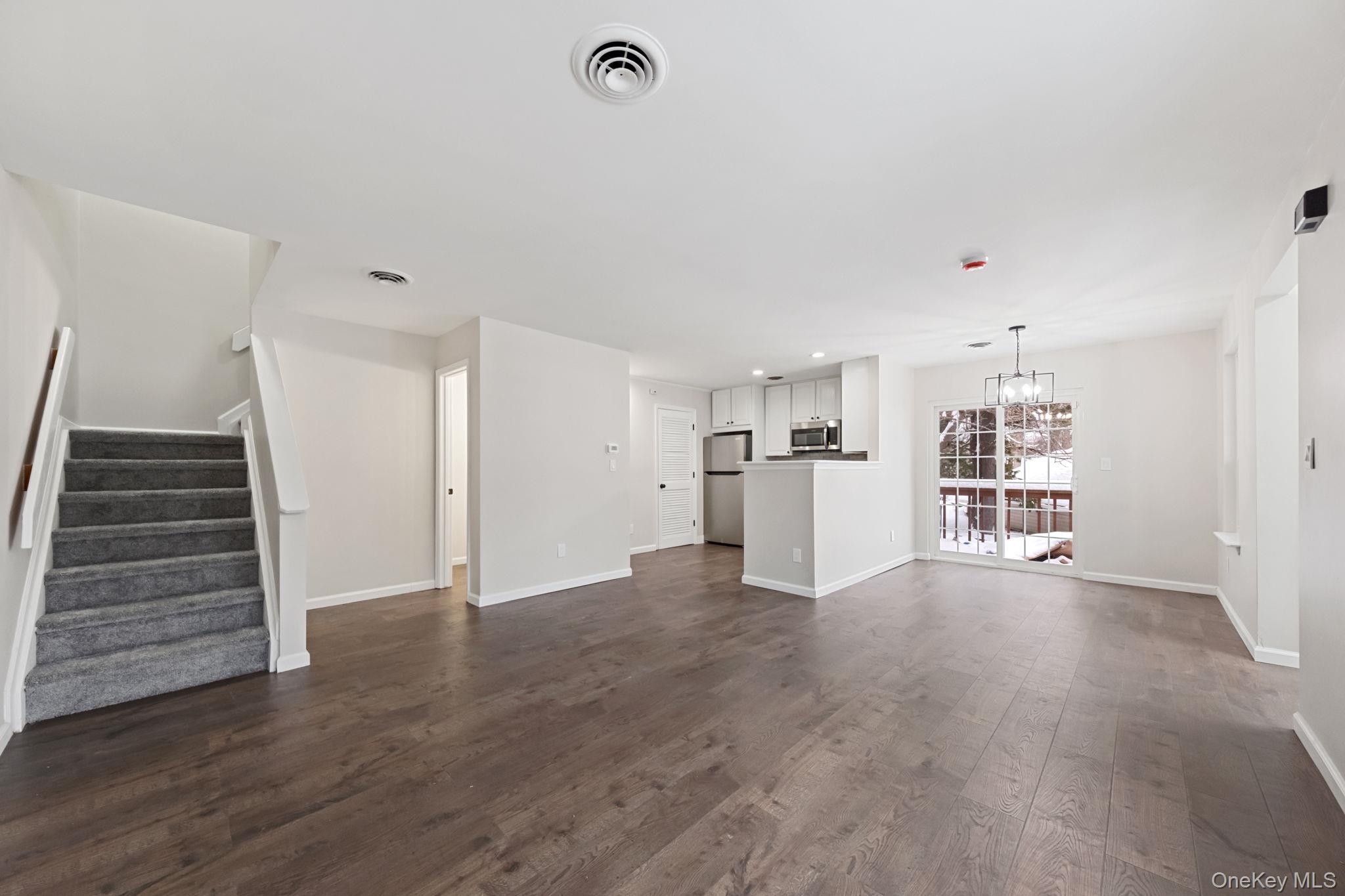 #11 photo, 1004 Cypress Court, Highland Mills , NY 10930