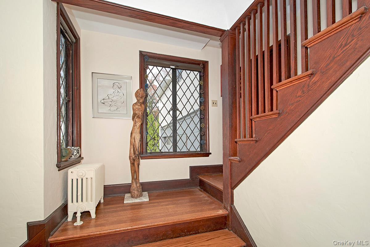 #17 photo, 216 Hartsdale Avenue, White Plains , NY 10606