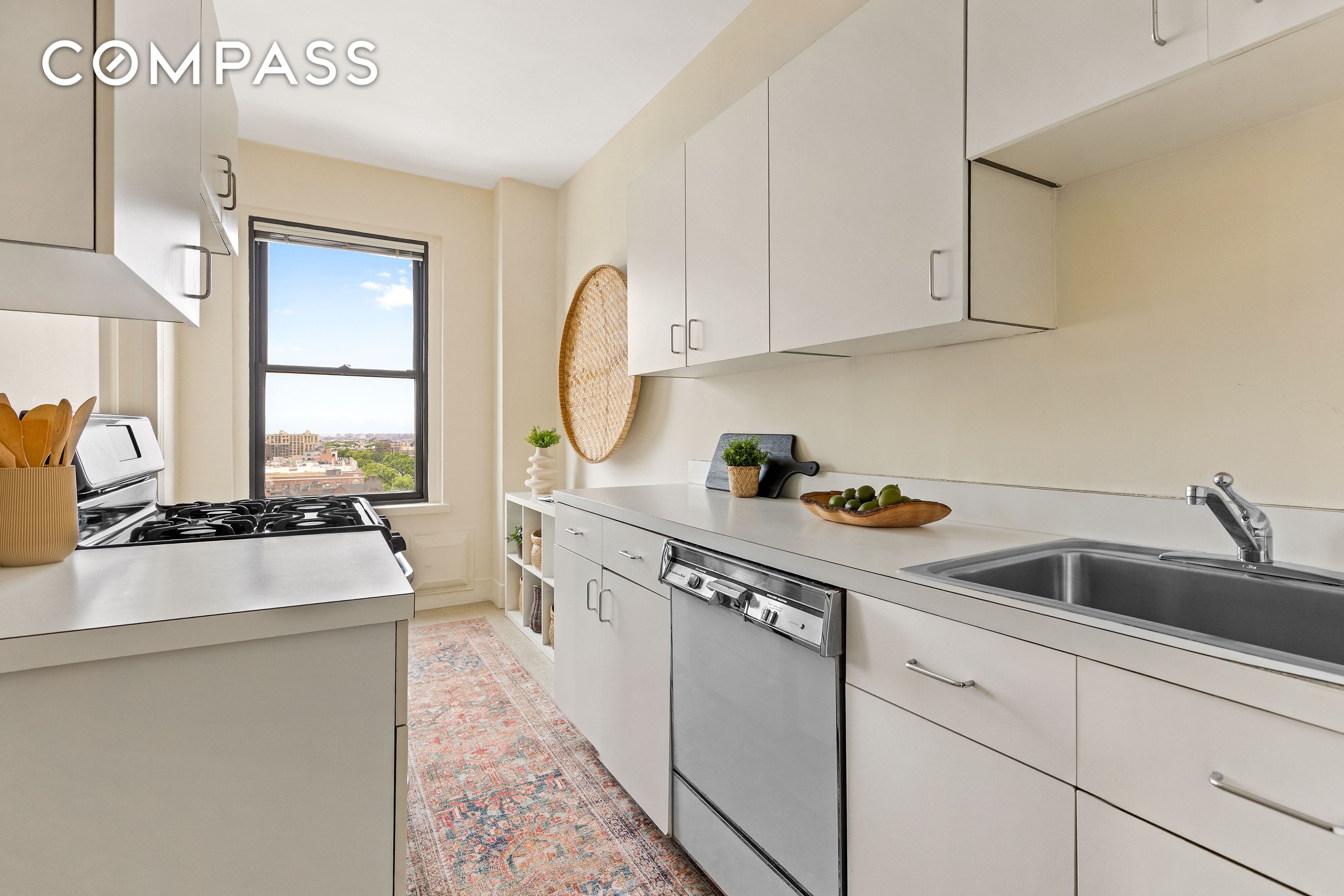 #5 photo, 135 Eastern Parkway, Prospect Heights , NY 11238