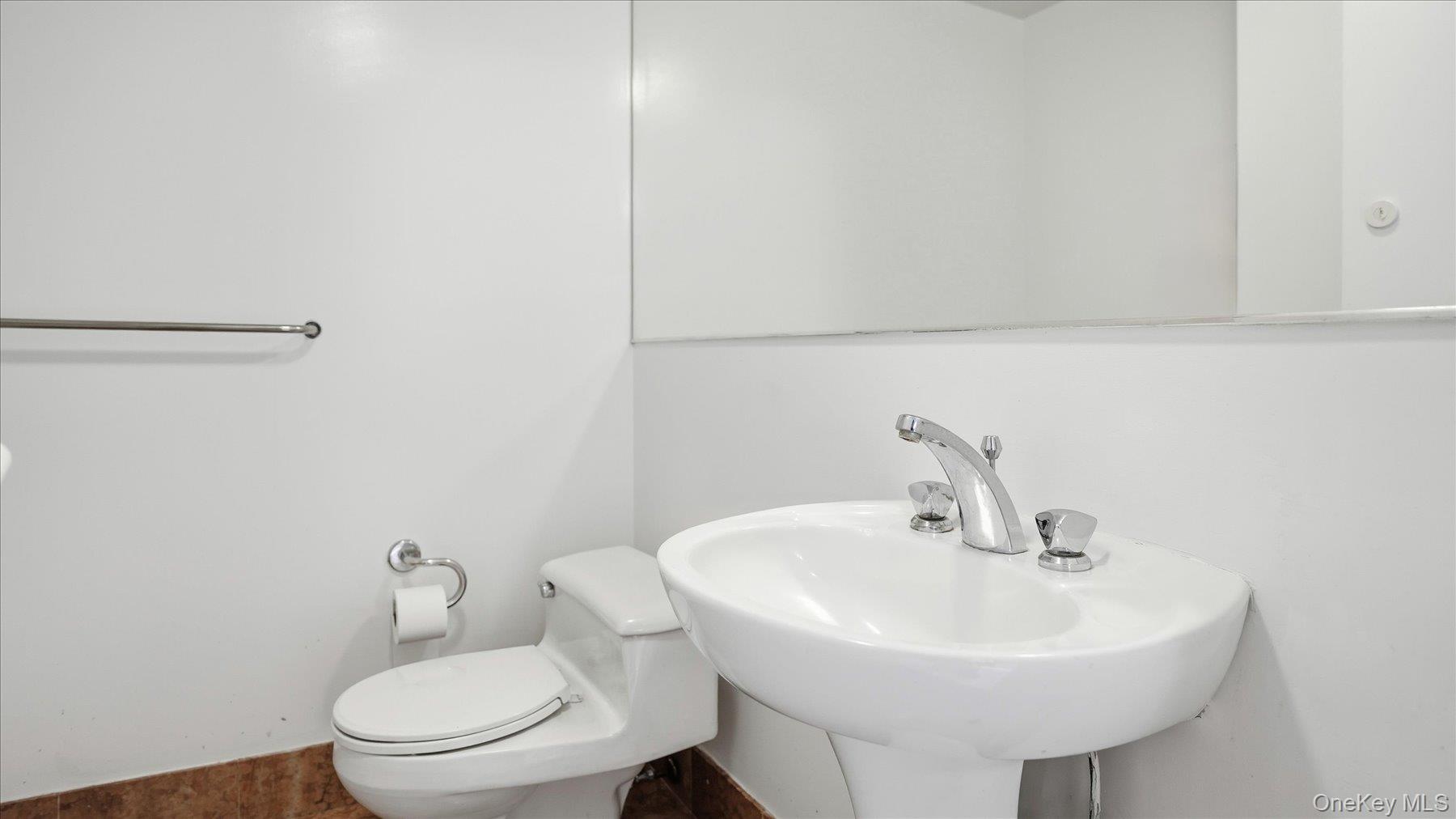 #13 photo, 100 Cuttermill Road, Great Neck , NY 11021