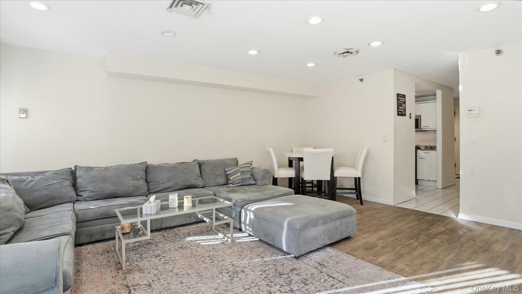 #9 photo, 100 Cuttermill Road, Great Neck , NY 11021