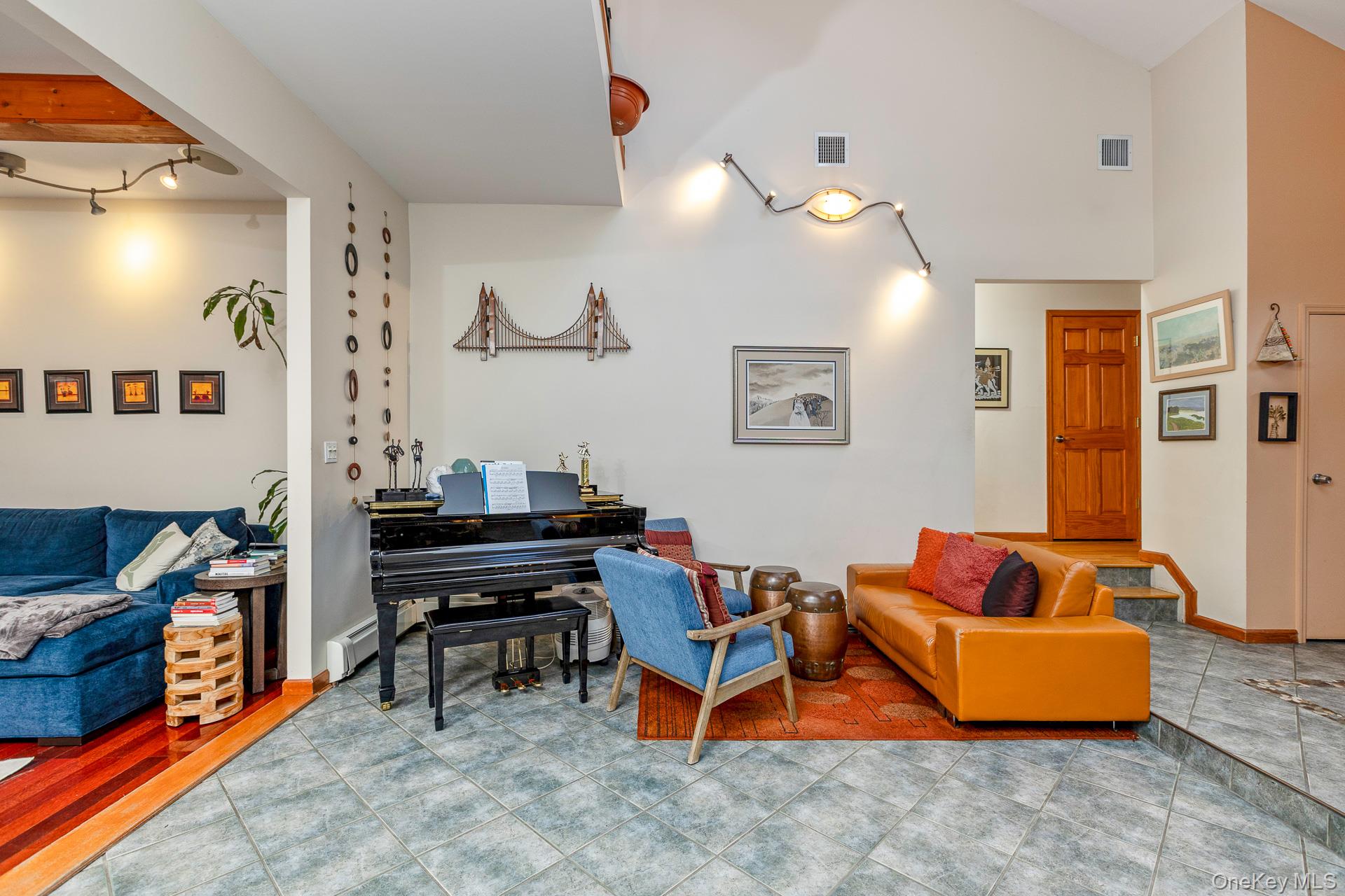 #4 photo, 1 Cumberland Path, Setauket , NY 11733