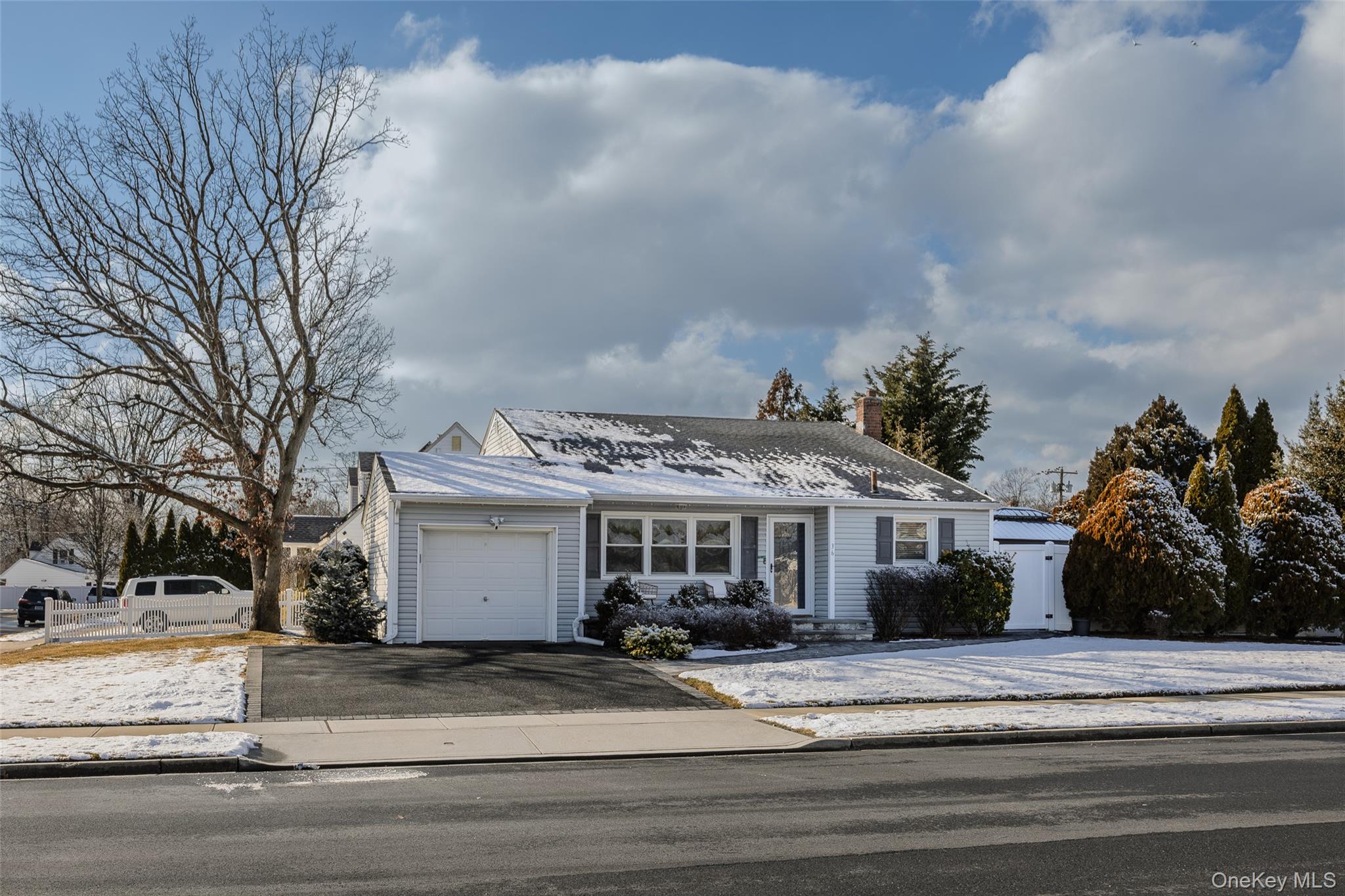 #1 photo, 36 Hart Street, Farmingdale , NY 11735