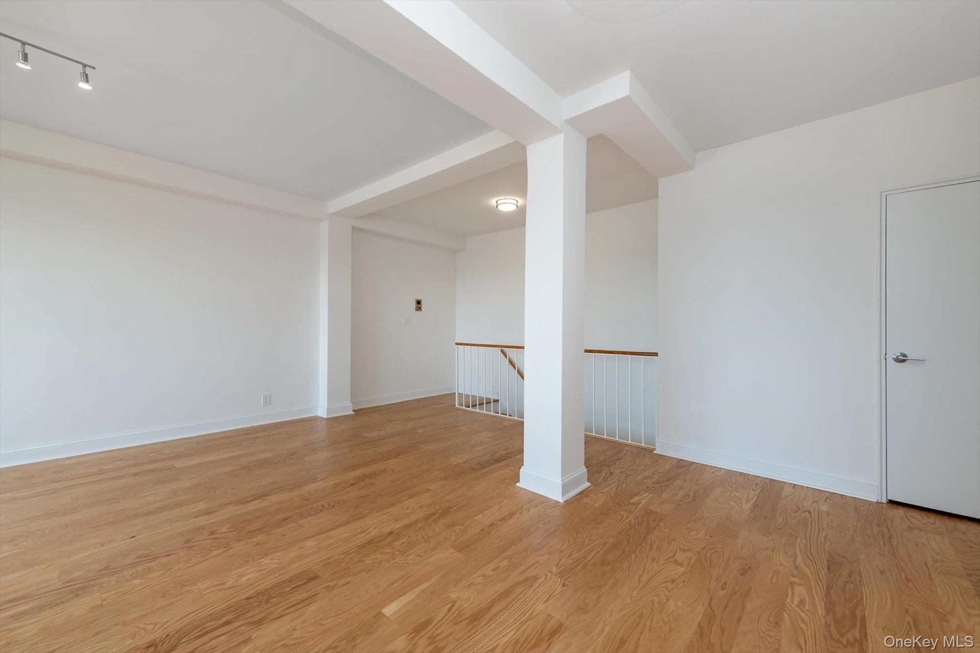 #7 photo, 99-52 66 Road, Rego Park , NY 11374