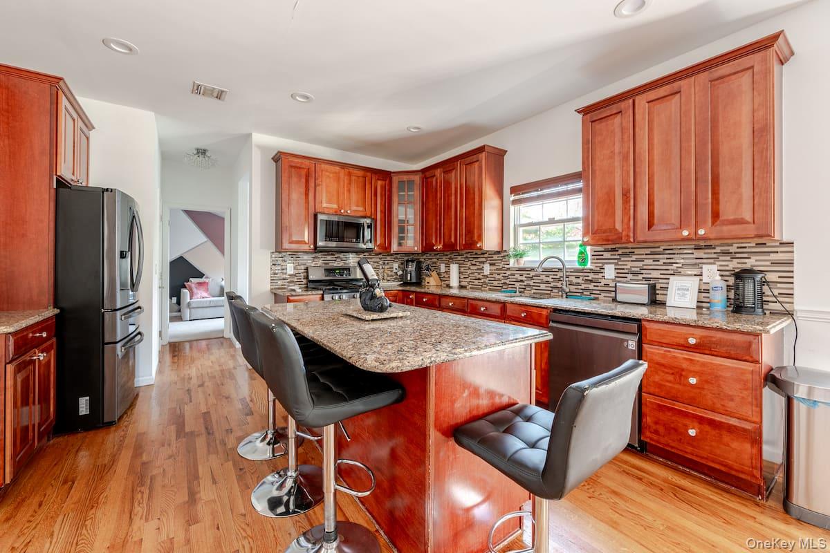 #6 photo, 1 Brittany Court, Ridge , NY 11961