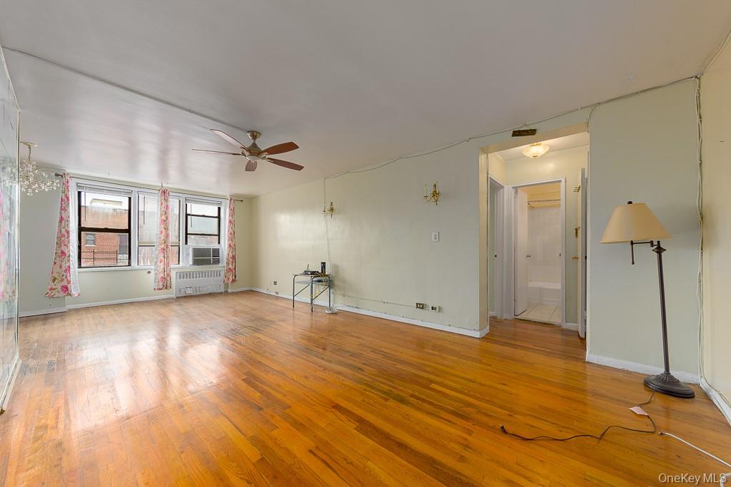 #4 photo, 8325 Vietor Avenue, Elmhurst , NY 11373