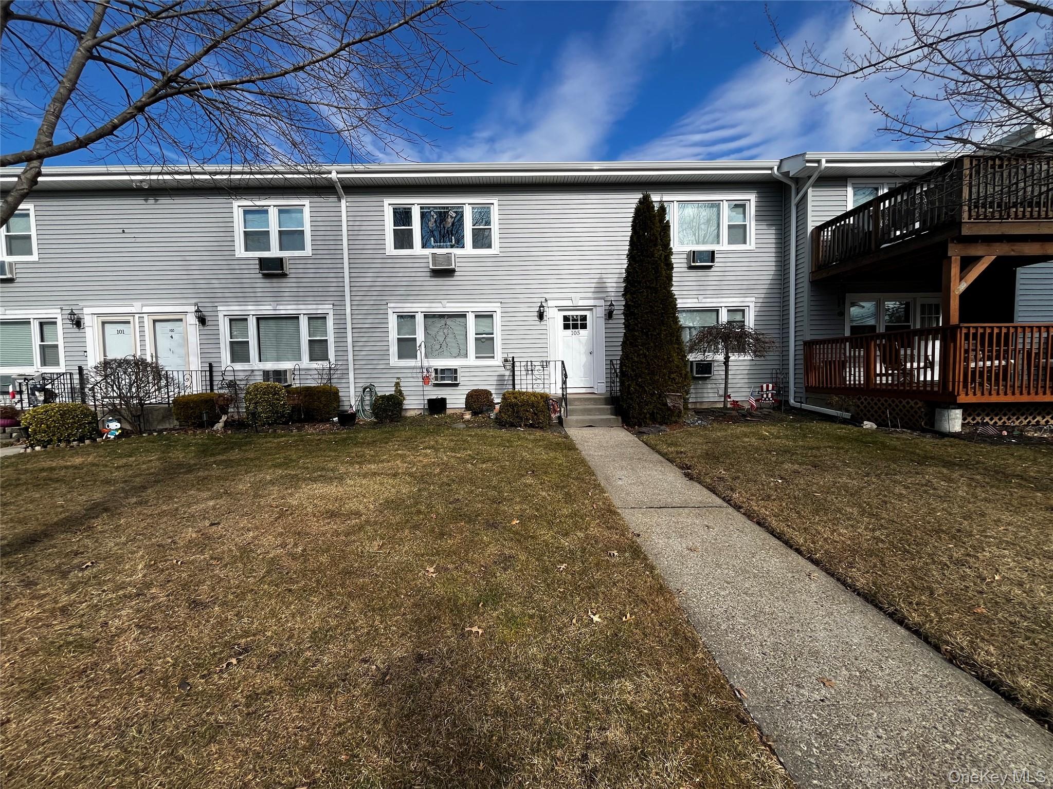 #1 photo, 105 Finch Lane, Islip , NY 11751