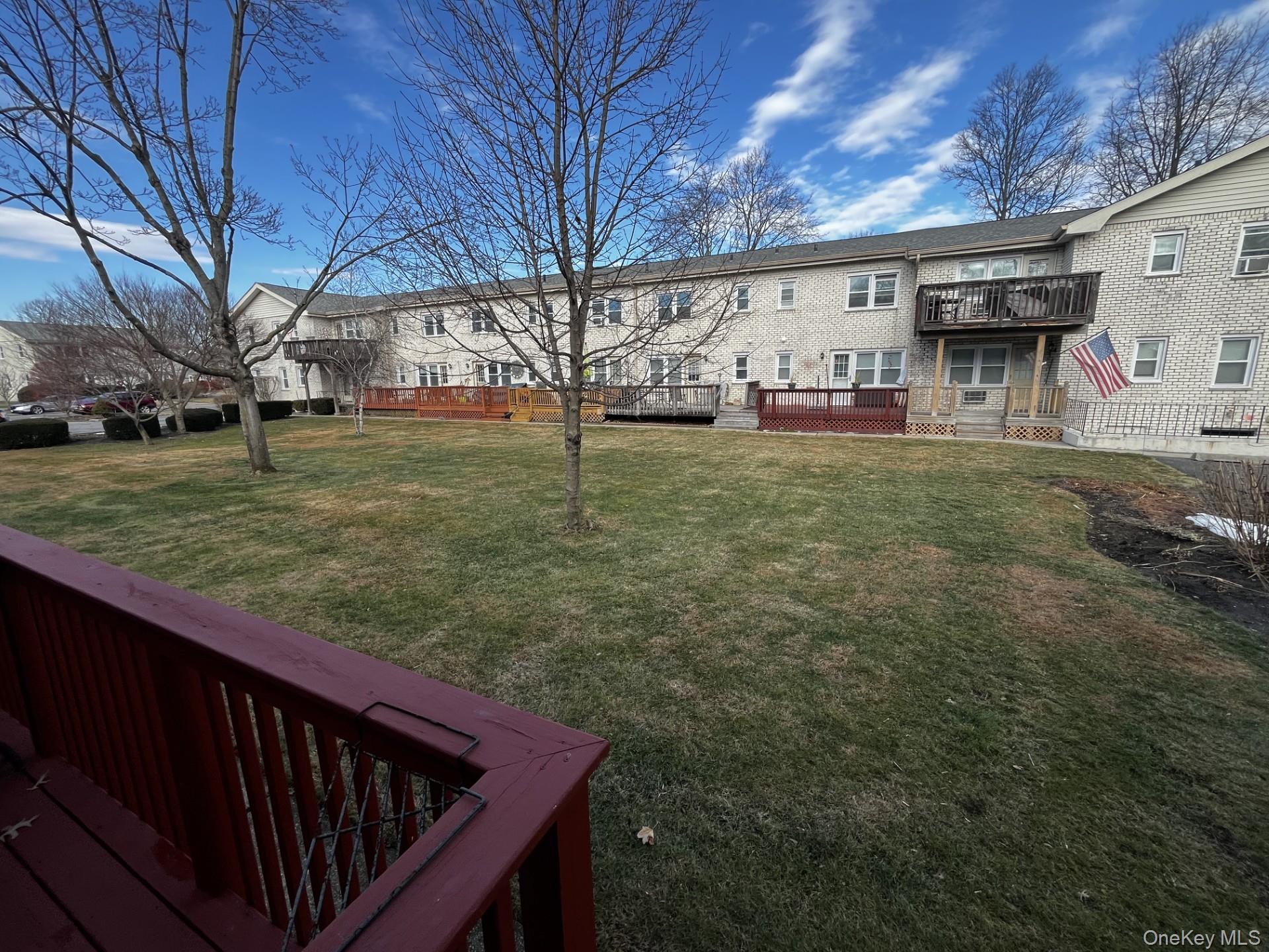 #19 photo, 105 Finch Lane, Islip , NY 11751