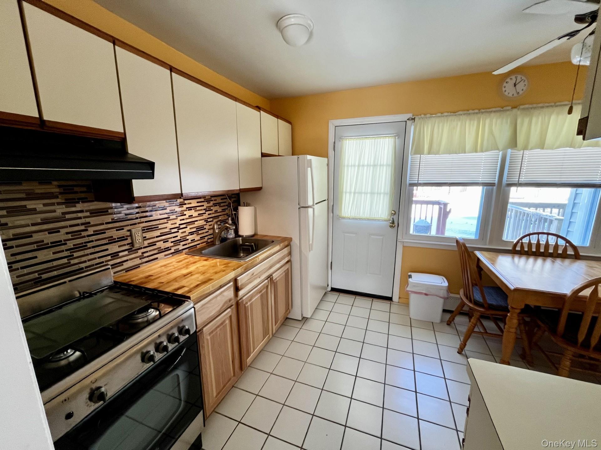 #8 photo, 105 Finch Lane, Islip , NY 11751