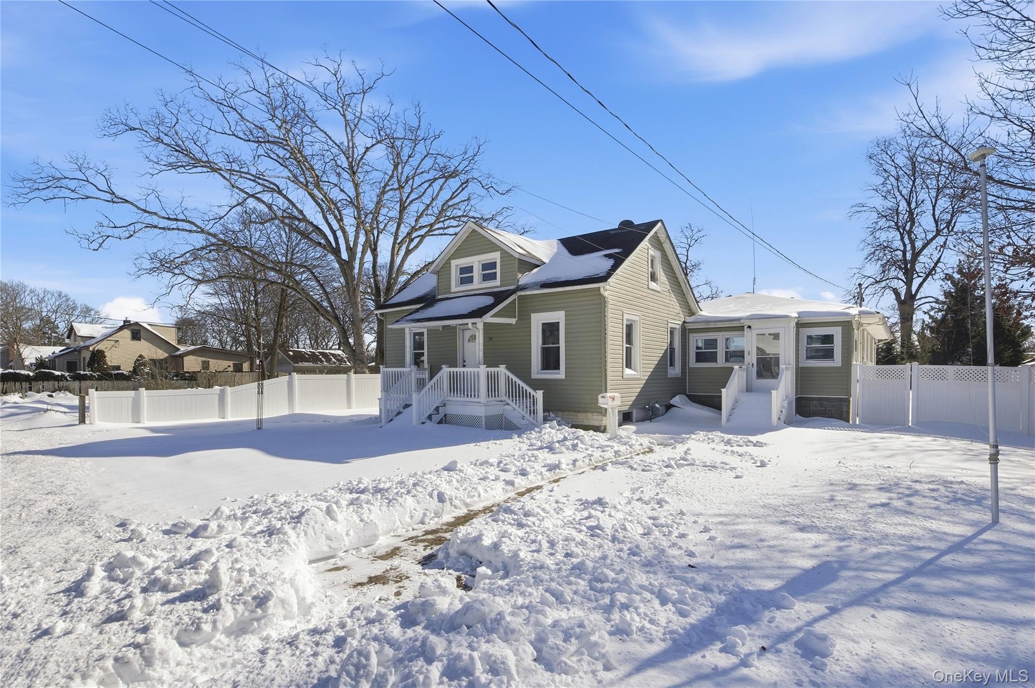 #1 photo, 78 Roslyn Street, Islip Terrace , NY 11752