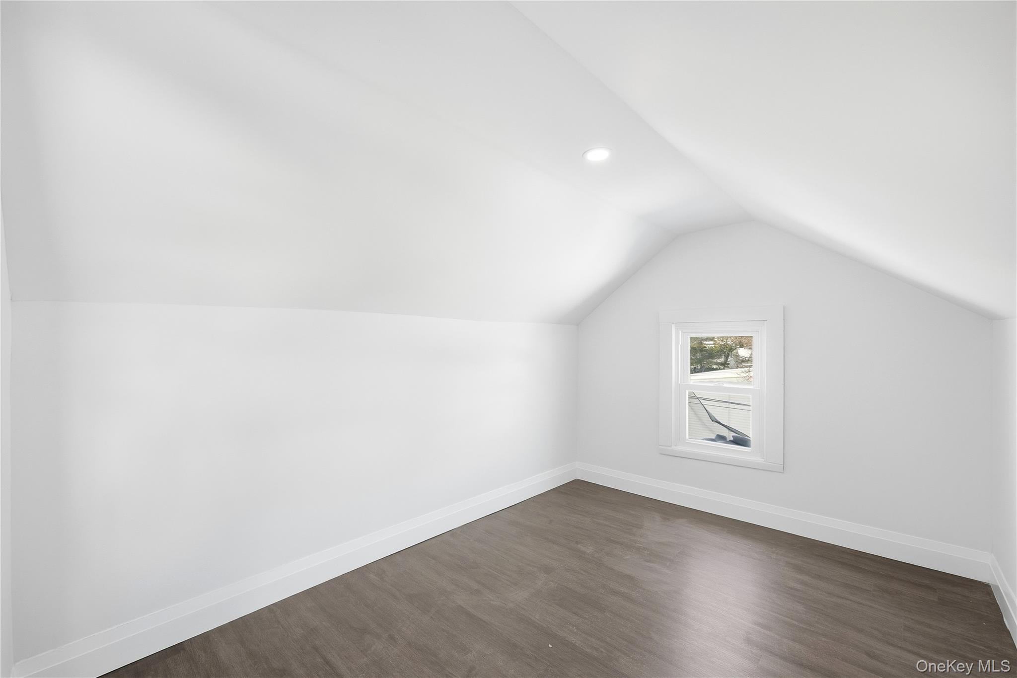 #10 photo, 78 Roslyn Street, Islip Terrace , NY 11752