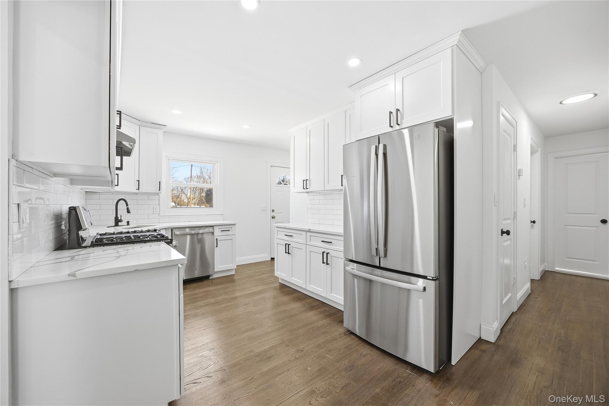 #16 photo, 78 Roslyn Street, Islip Terrace , NY 11752