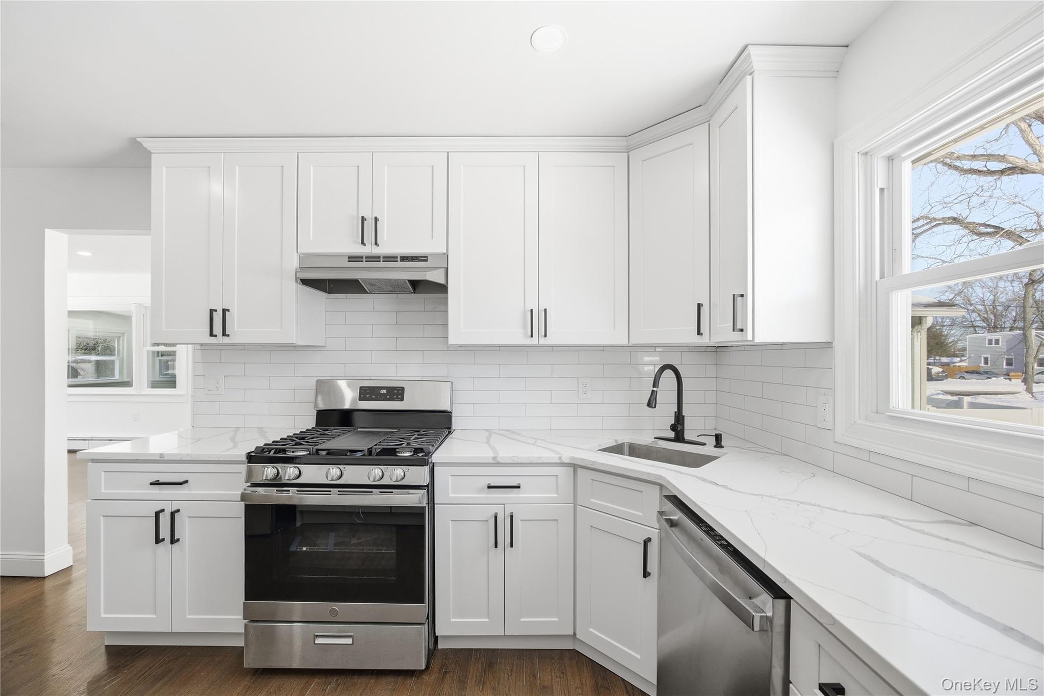 #17 photo, 78 Roslyn Street, Islip Terrace , NY 11752