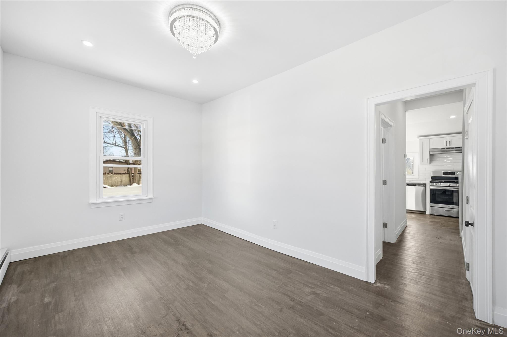 #3 photo, 78 Roslyn Street, Islip Terrace , NY 11752