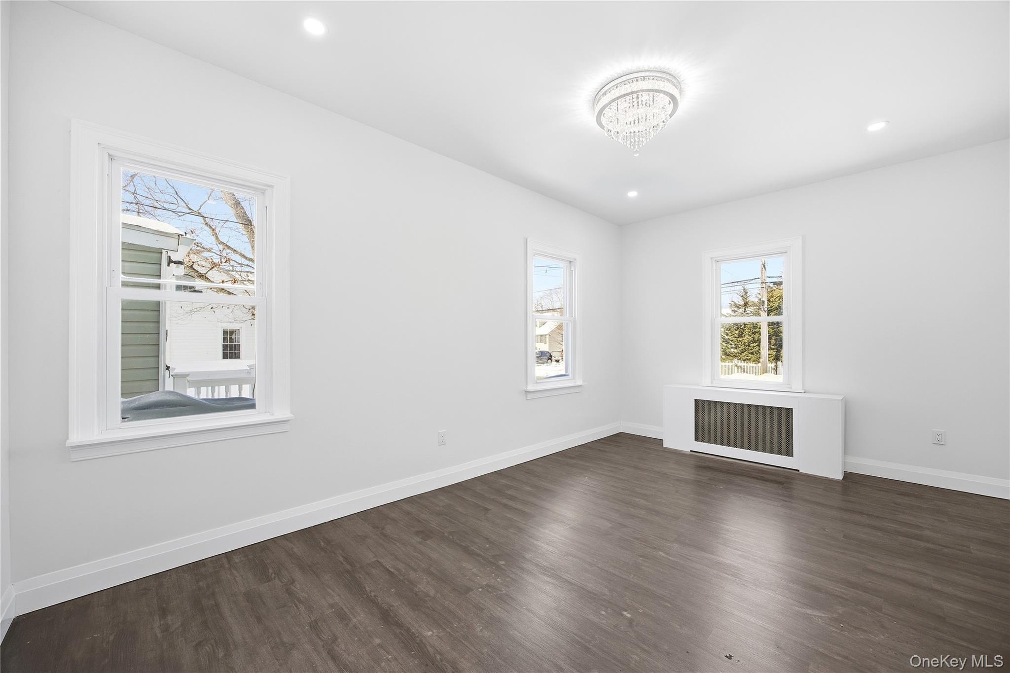 #4 photo, 78 Roslyn Street, Islip Terrace , NY 11752