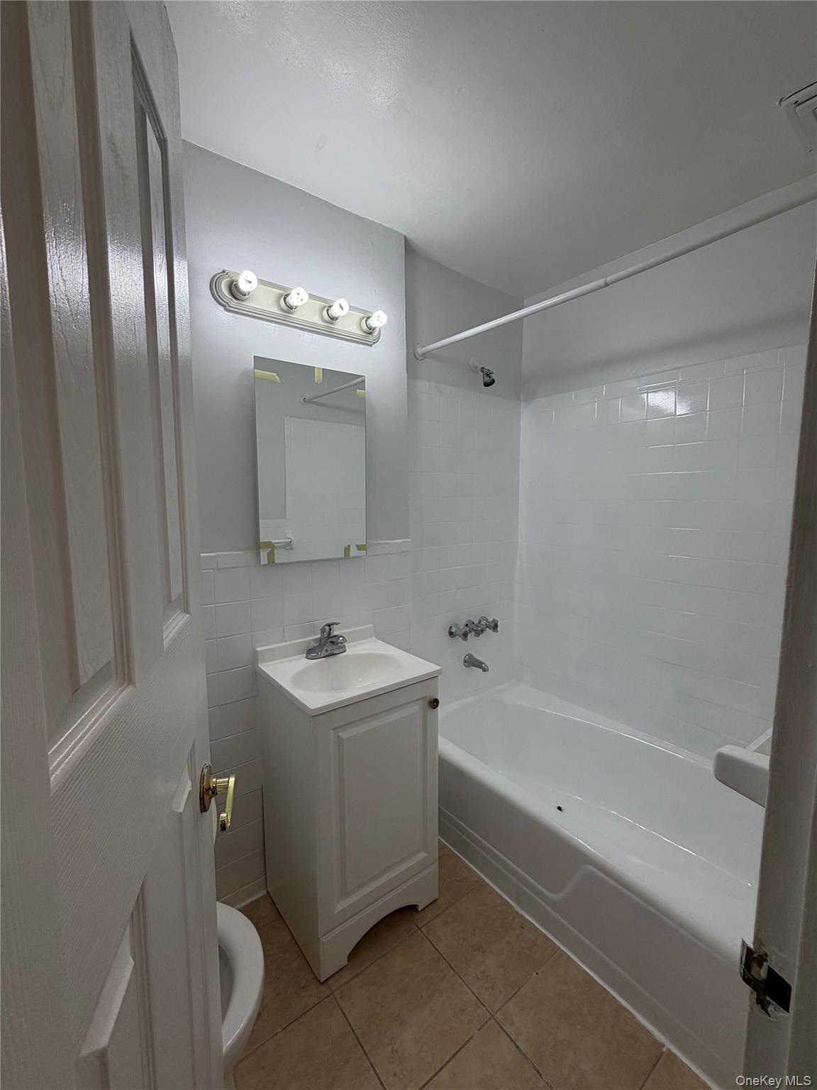 #7 photo, 92-29 Lamont Avenue, Elmhurst , NY 11373