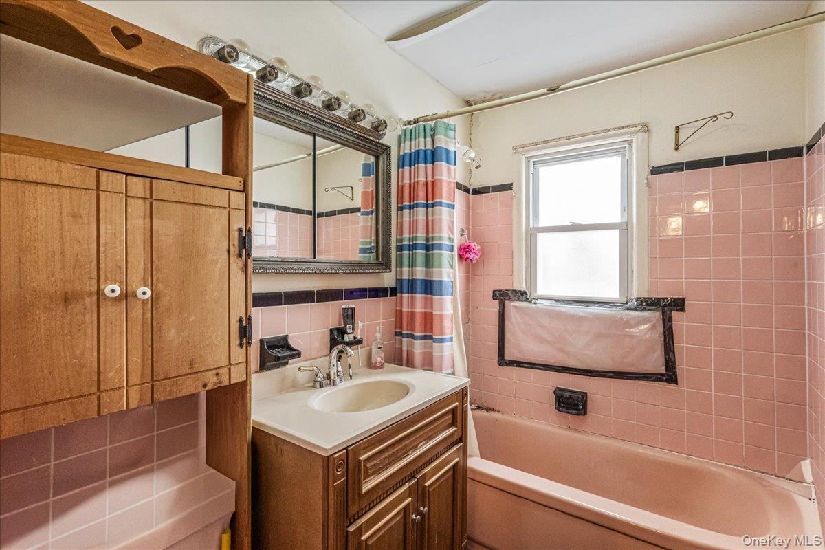 #14 photo, 11802 Springfield Boulevard, Cambria Heights , NY 11411