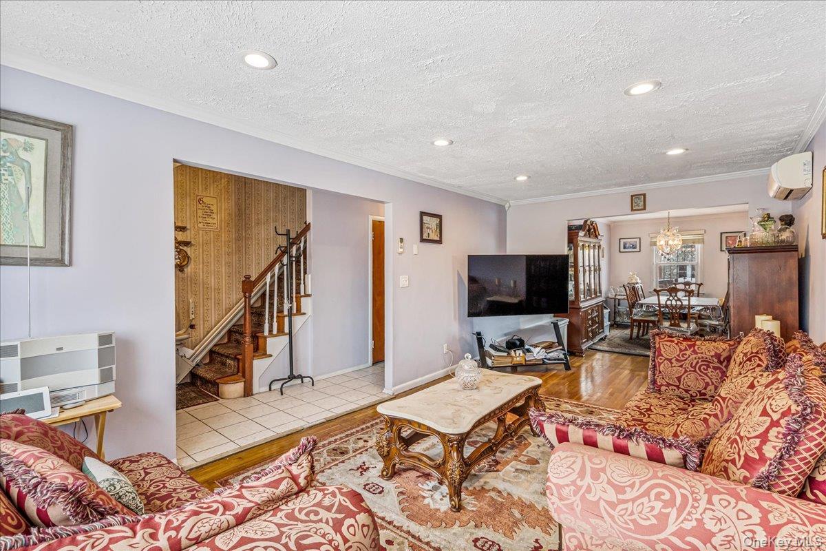 #3 photo, 11802 Springfield Boulevard, Cambria Heights , NY 11411