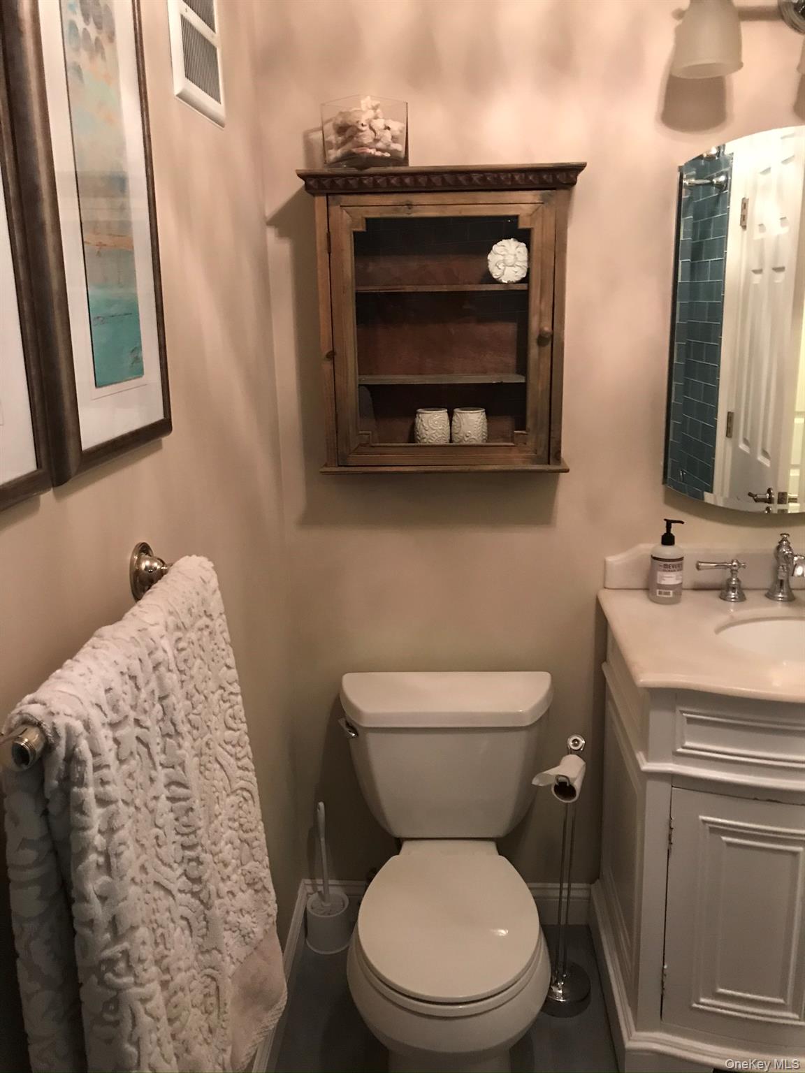 #12 photo, 91 Richmond Boulevard, Ronkonkoma , NY 11779