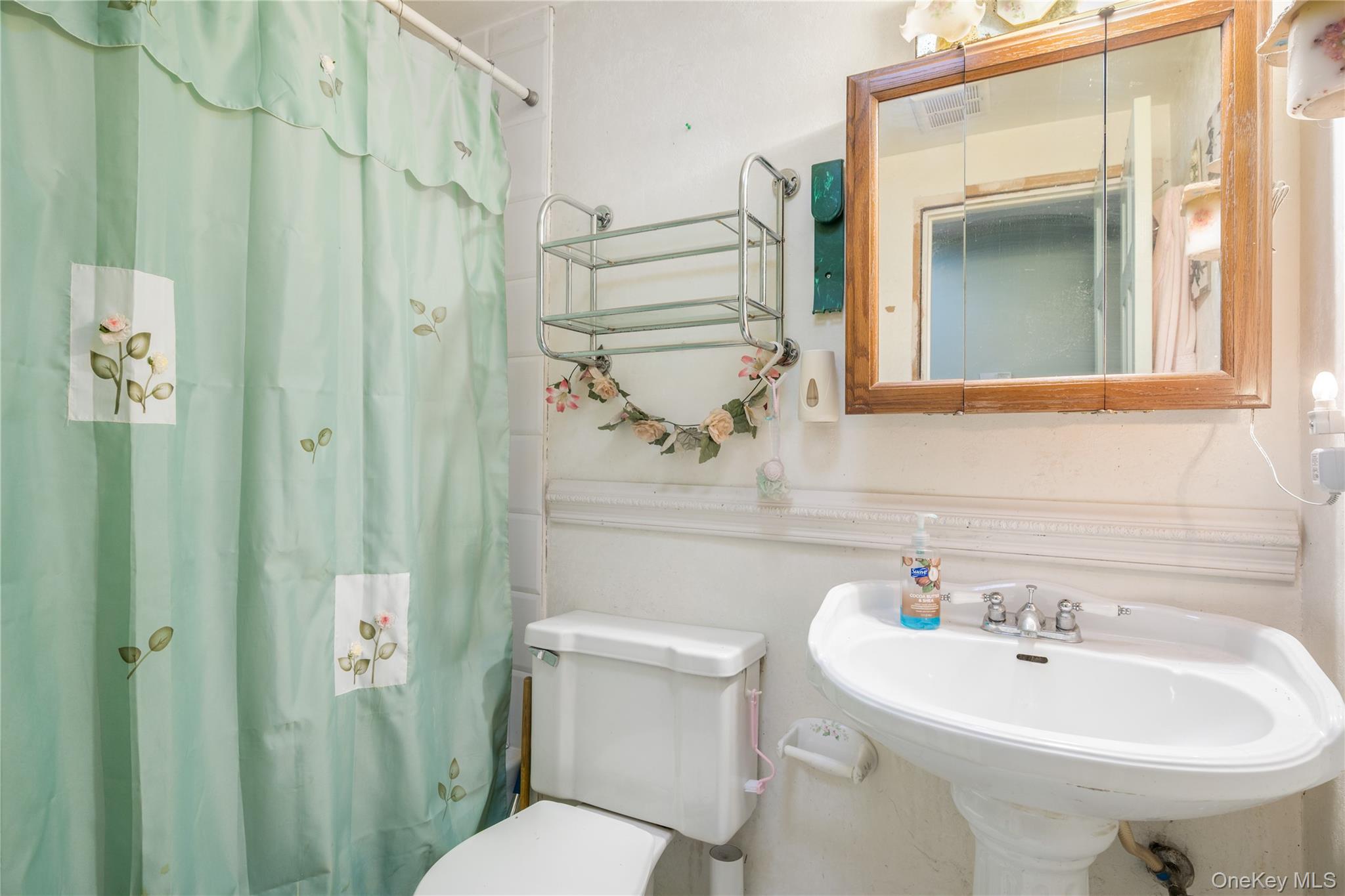 #10 photo, 378 Mac Arthur Boulevard, Hauppauge , NY 11788