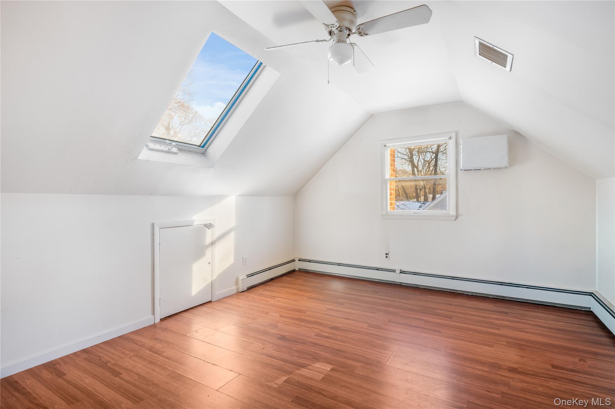 #12 photo, 378 Mac Arthur Boulevard, Hauppauge , NY 11788