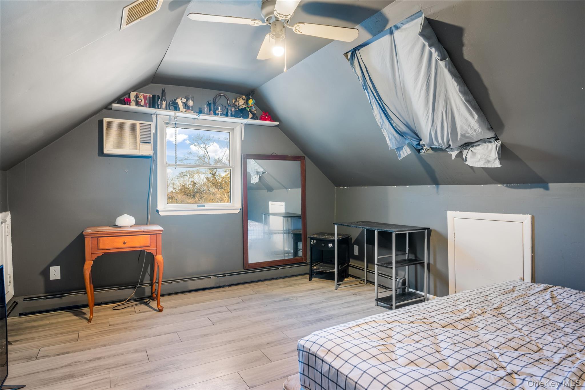 #13 photo, 378 Mac Arthur Boulevard, Hauppauge , NY 11788